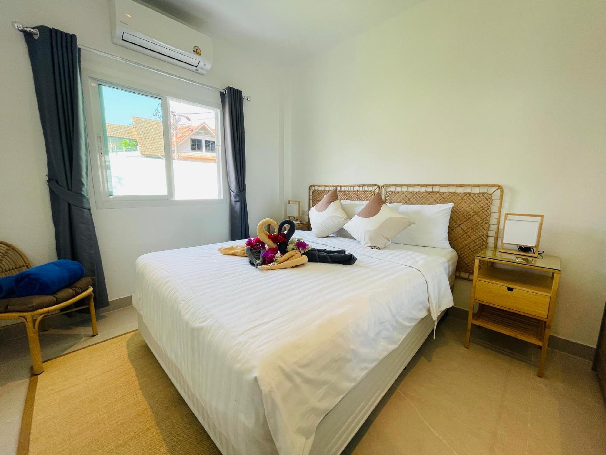 Baan Saint-Tropez Seaview Villas Kata Beach ภายนอก รูปภาพ