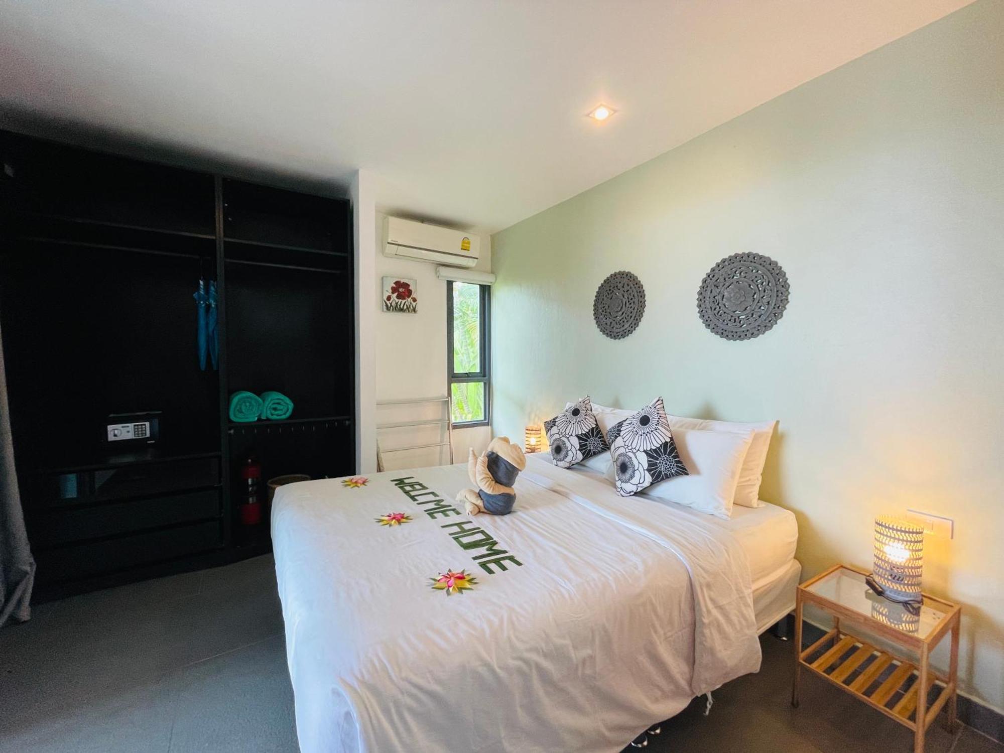 Baan Saint-Tropez Seaview Villas Kata Beach ภายนอก รูปภาพ