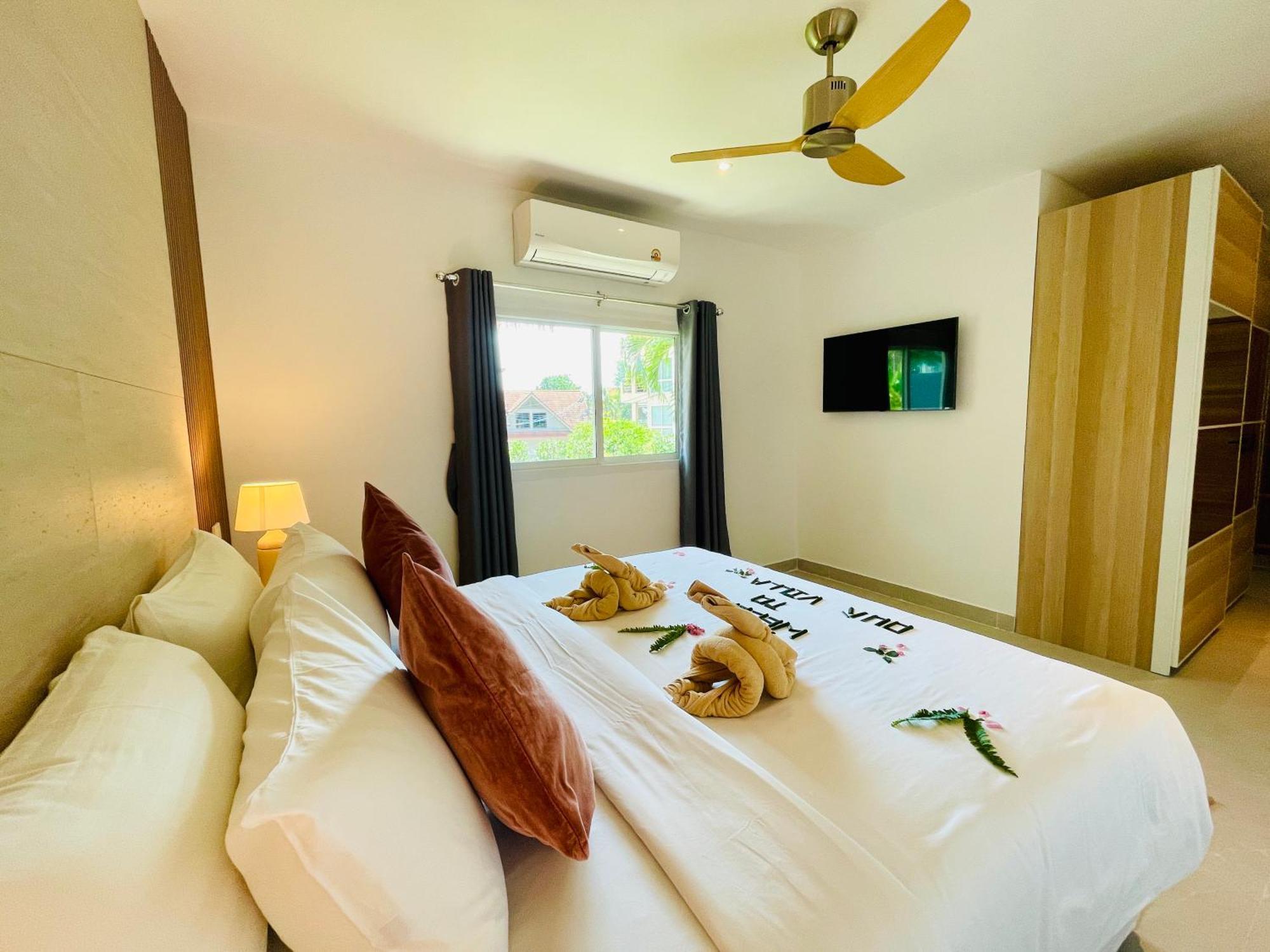 Baan Saint-Tropez Seaview Villas Kata Beach ภายนอก รูปภาพ