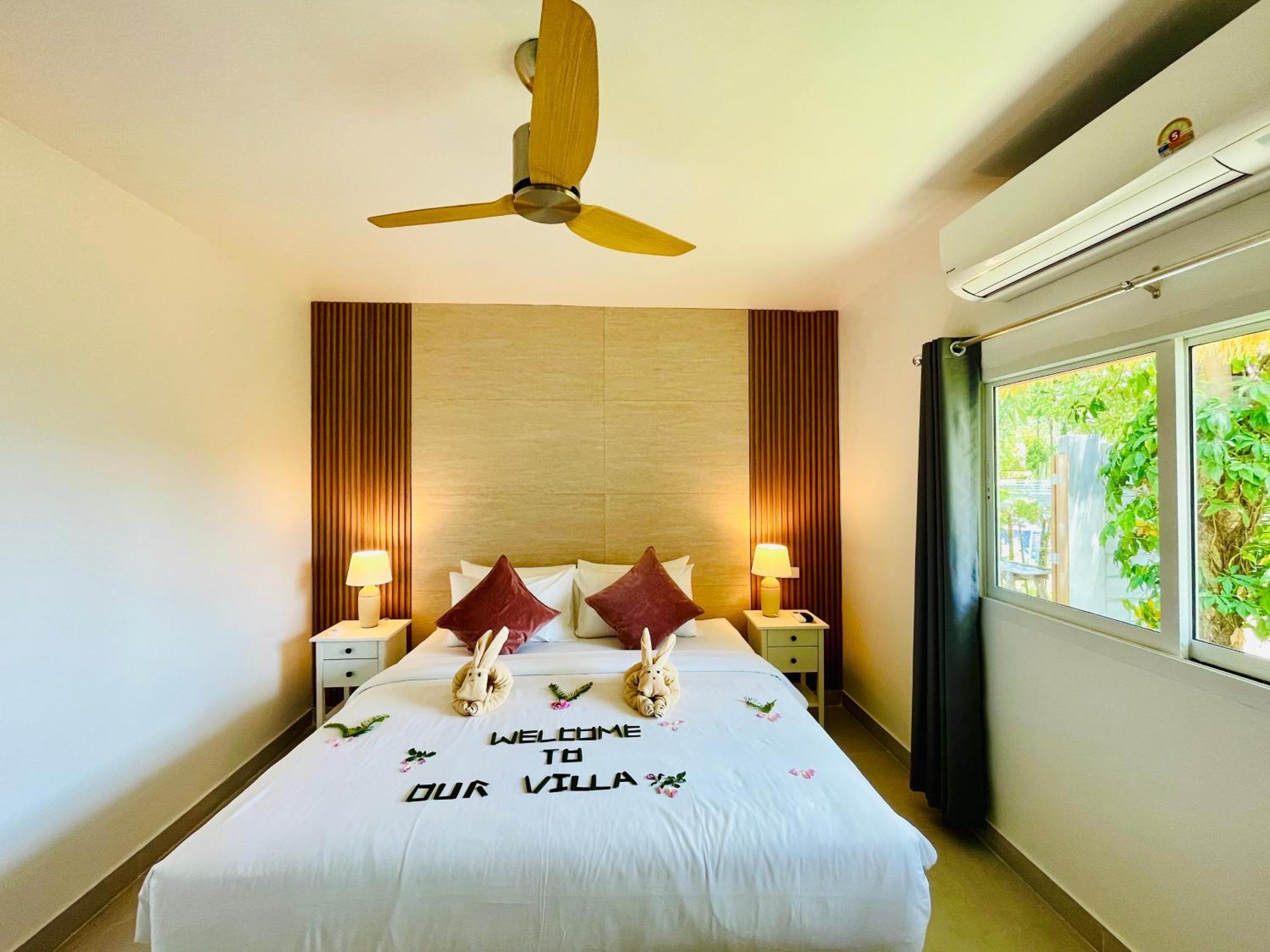 Baan Saint-Tropez Seaview Villas Kata Beach ภายนอก รูปภาพ
