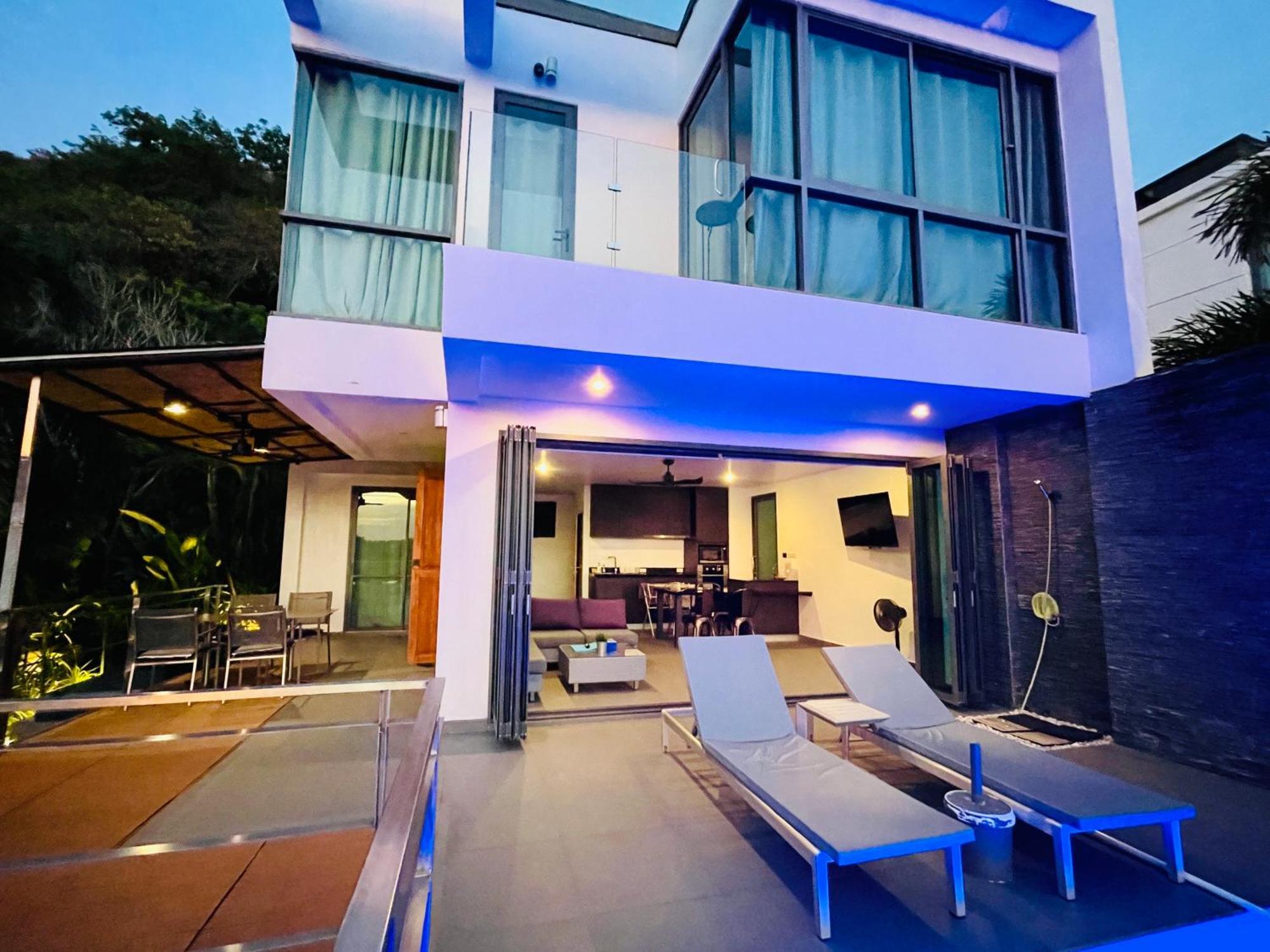 Baan Saint-Tropez Seaview Villas Kata Beach ภายนอก รูปภาพ